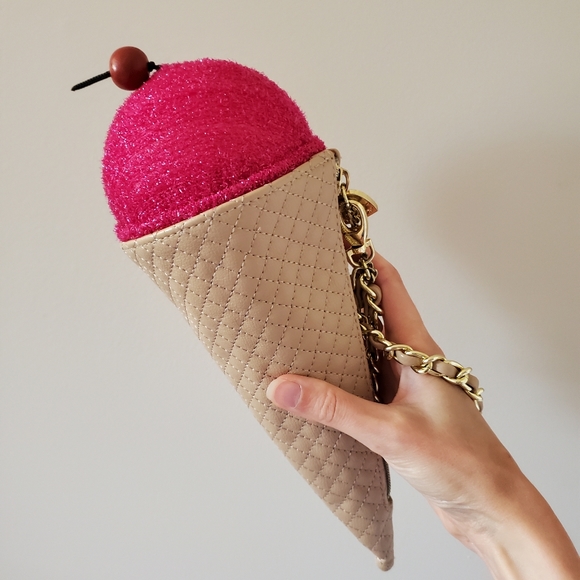Betsey Johnson - RARE - Ice cream cone wristlet 🍦 - Picture 2 of 10